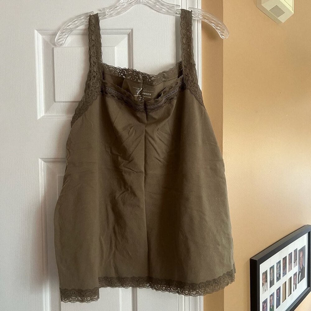 Venezia Women's Tank Top (Size 22_24)